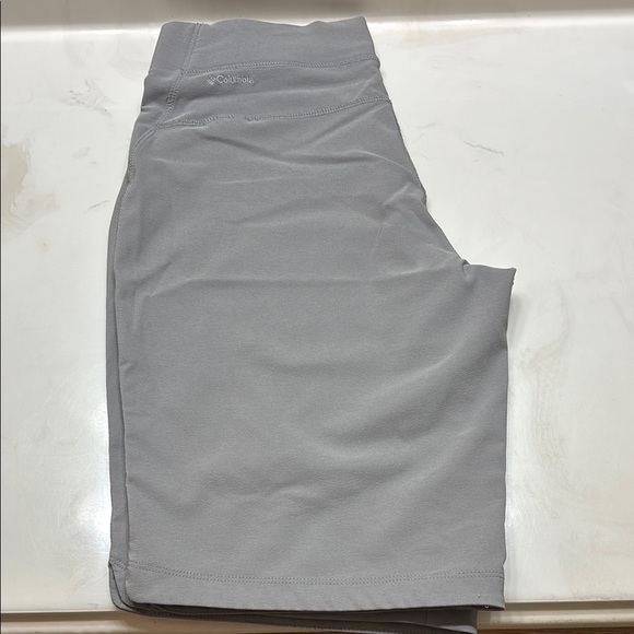 Columbia Gray Performance Shorts - Picture 3 of 6